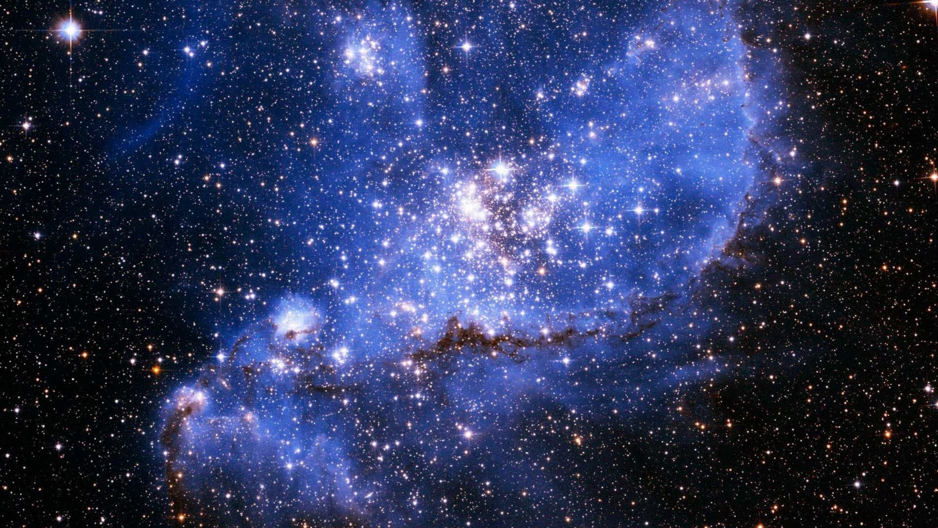 Với hình nền Galaxy Full HD, bạn sẽ được đắm mình trong không gian vô tận của các sao và hành tinh. Các chi tiết tuyệt đẹp và chân thật trong hình ảnh sẽ khiến bạn cảm thấy như đang được bay trong dải ngân hà.